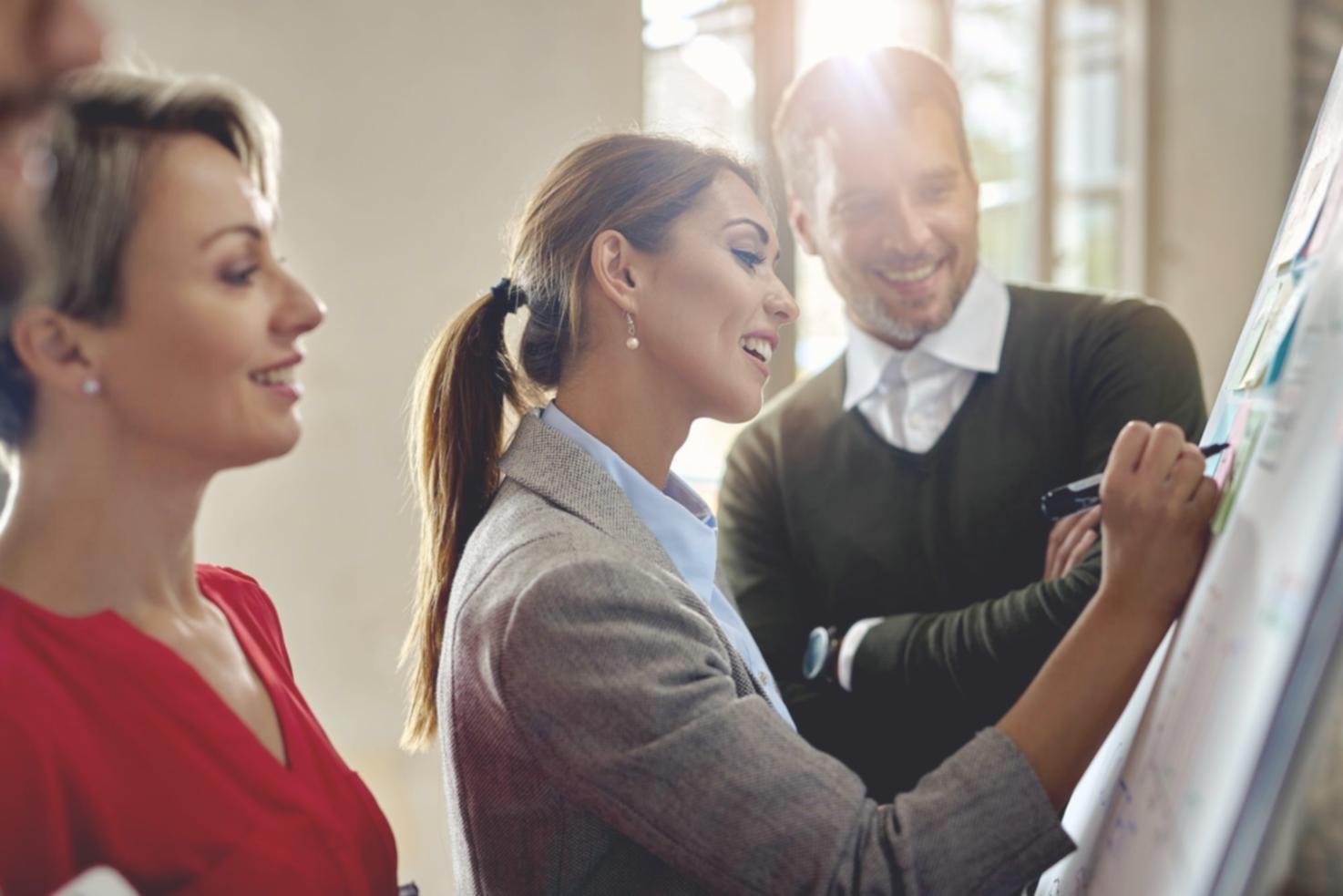 Environnement de travail moderne favorisant l'épanouissement professionnel